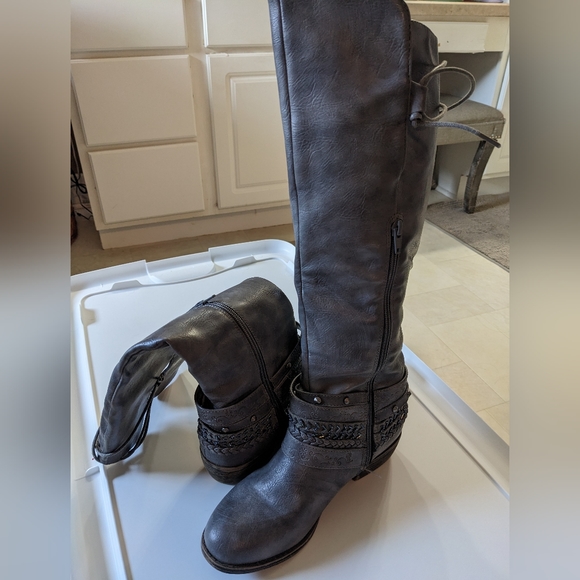Women's boots - Picture 1 of 3